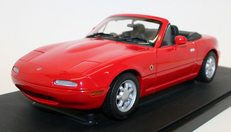 Gate 1/18 Scale Diecast 01012 - Mazda MX5 MK1 RHD - Classic Red