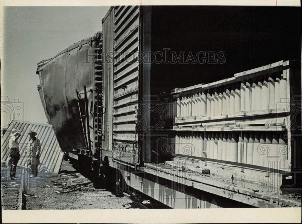 1967 Press Photo Ammunition Next To Train Car That Exploded In Chicago, Illinois