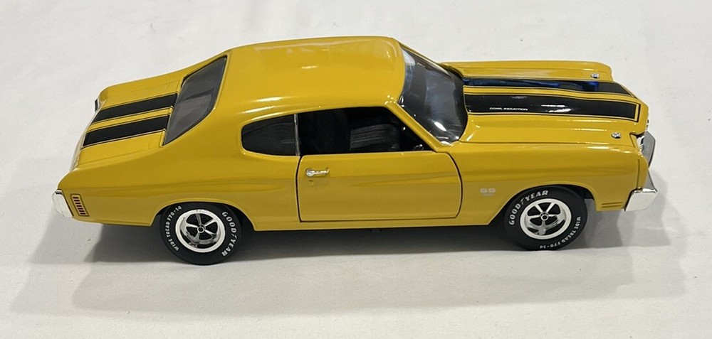 Ertl American Muscle 1970 Chevelle SS 454 LS6 Yellow 1/18 Scale