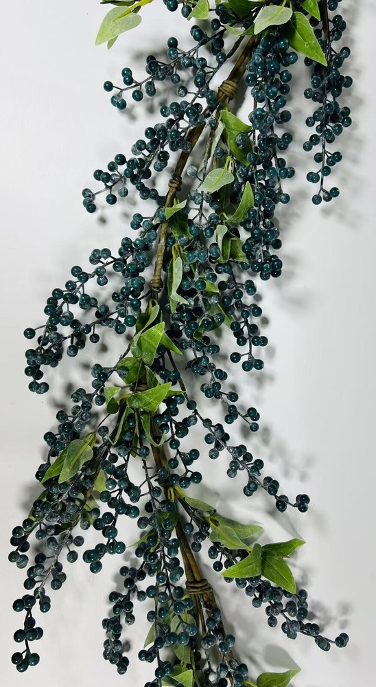 5ft Artificial Blueberry Garland with Green Leaves – Rustic Faux Vine for Mantel