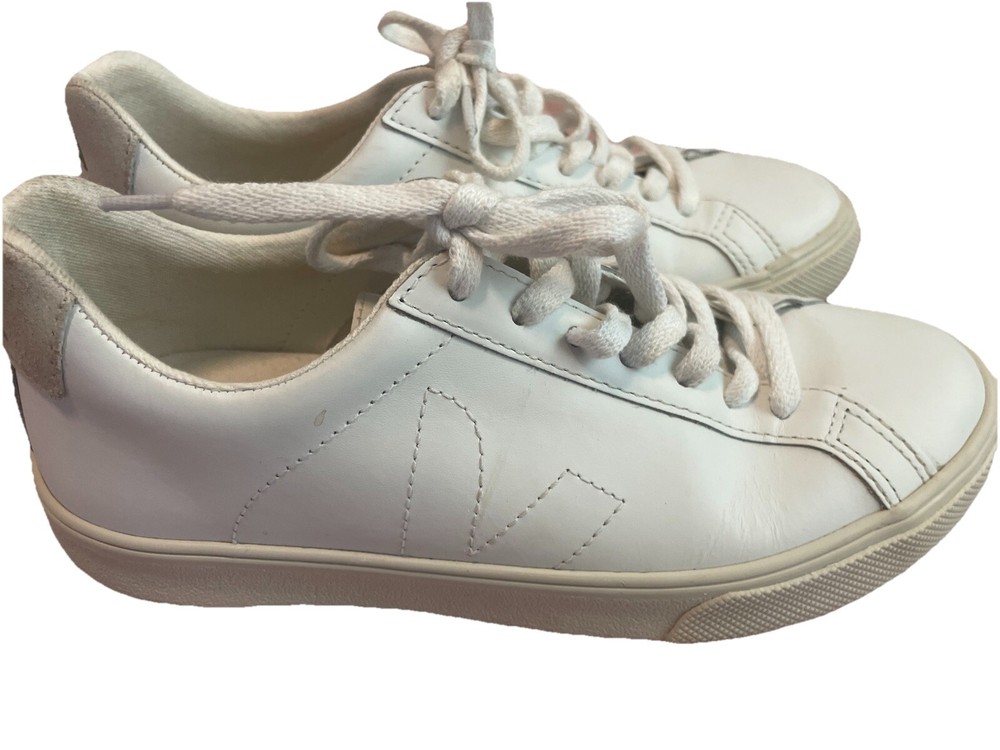 VEJA Womens White Leather Athletic Shoes Size US 5 EUR 36