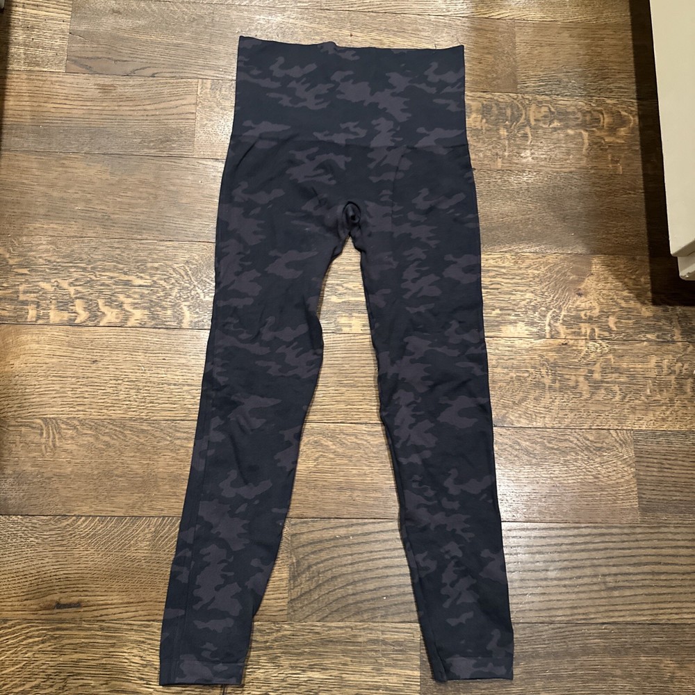 Spanx Spanx Look at Me Now Seamless Leggings Gray Camo XL Cropped