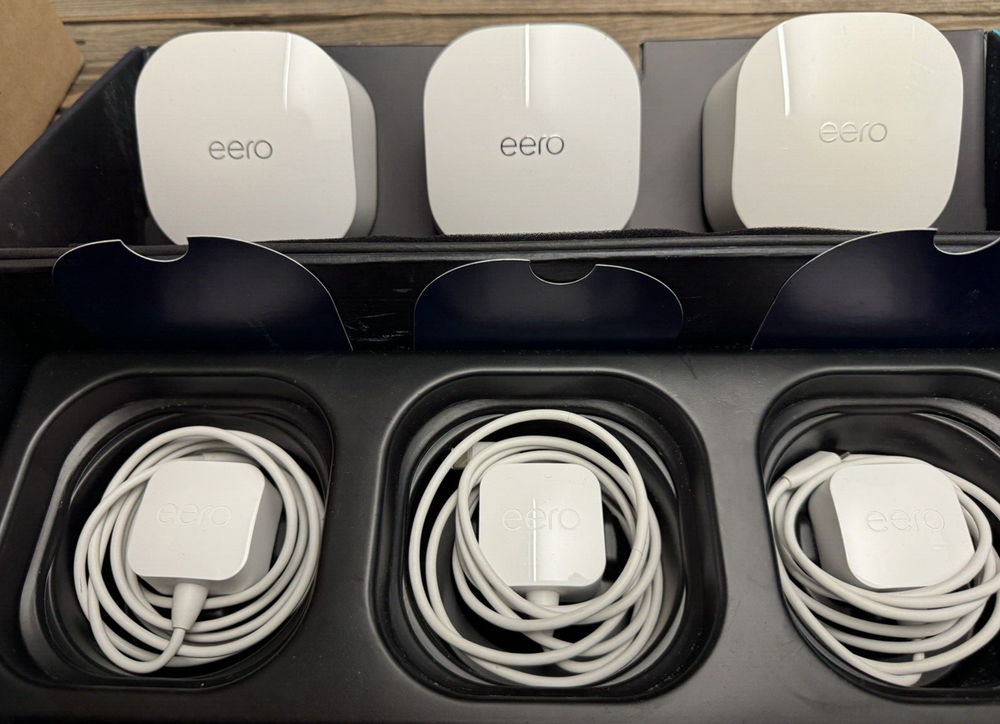 eero 6 AX1800 Dual-Band Mesh Wi-Fi 6 System (3-pack) - White- Excellent- *ER1*