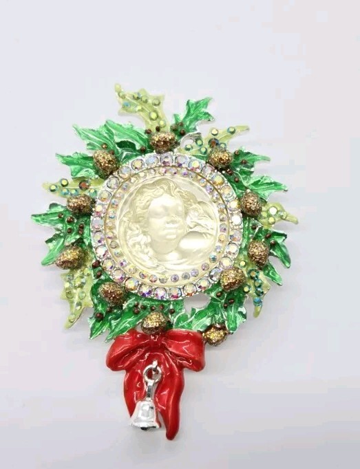 Kirks Folly Dream Angel Holly Berry Wreath Brooch Pin Pendant Silver tone RARE