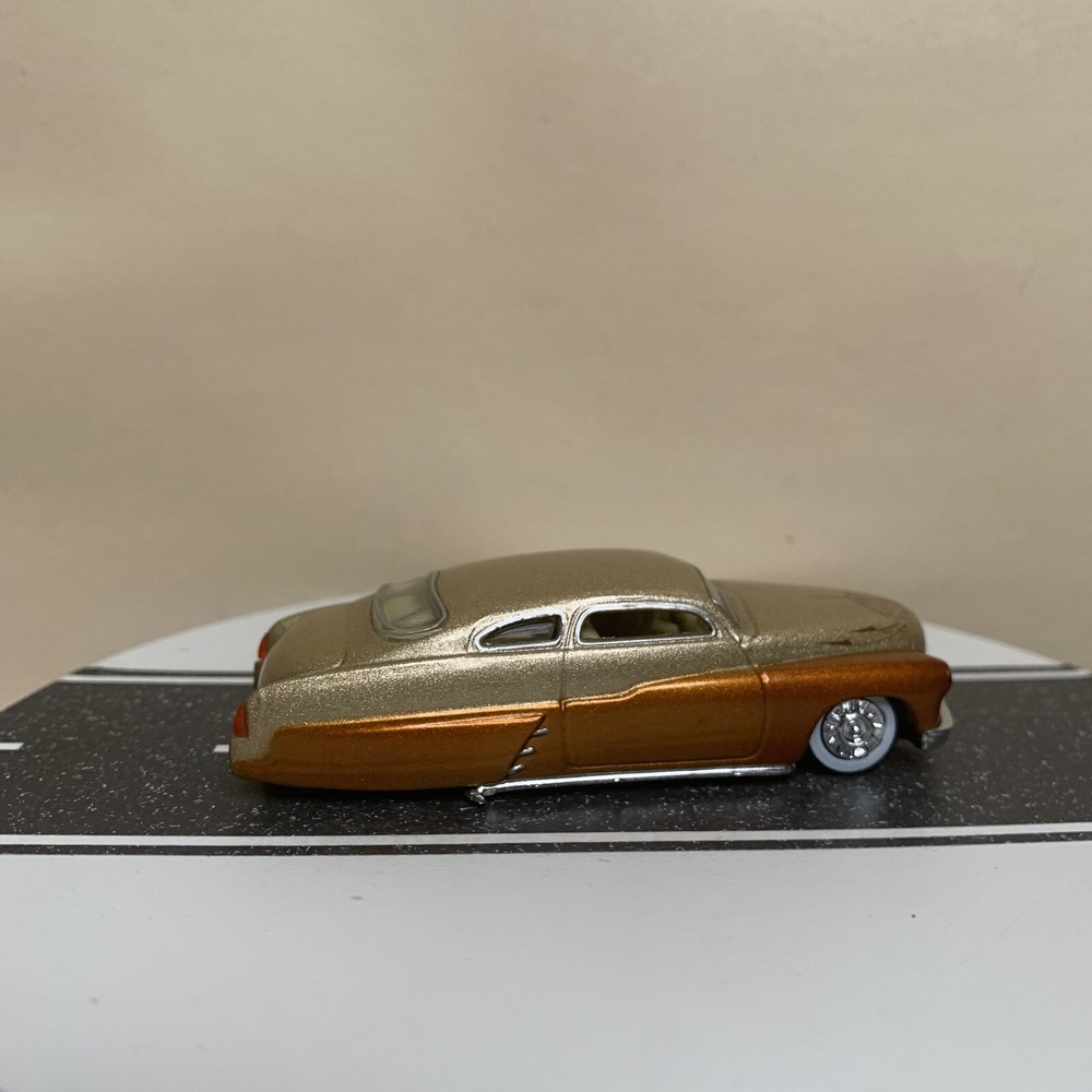 Hot Wheels 100% Kalifornia Kustoms ‘49 Mercury Merc Coupe Lead Sled Gold 1:64 NM