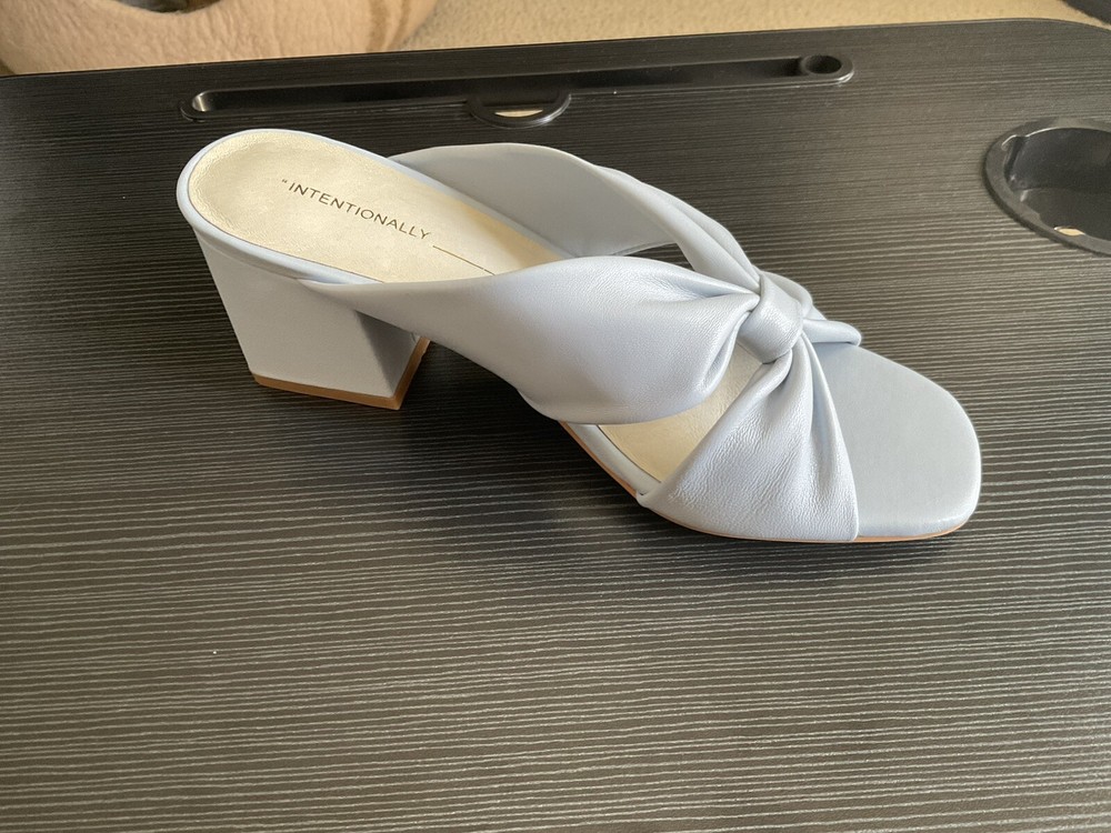 INTENTIONALLY BLANK Hannah Sandals - Haze Color, Size 7