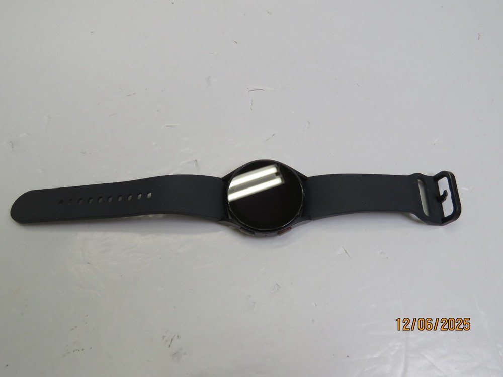 Samsung Galaxy Watch5 40mm Gray Aluminum Case with Sports Band SM-R900 DP405