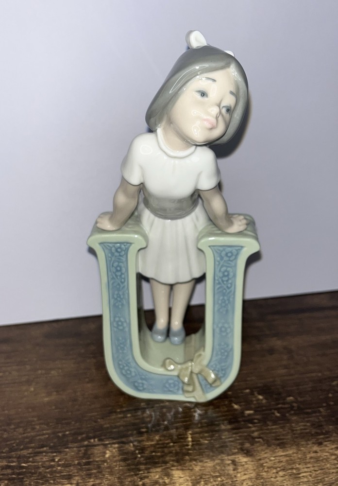 Lladro Schoolgirl Ursula Alphabet Vowel U Figurine Gloss Finish 5149
