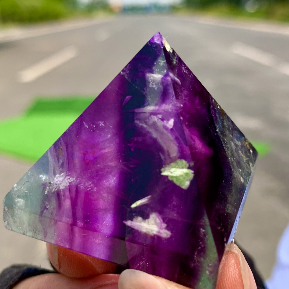 84G Natural fluorite Pyramid Chakra Treatment Energy Stone Generator Spiritual