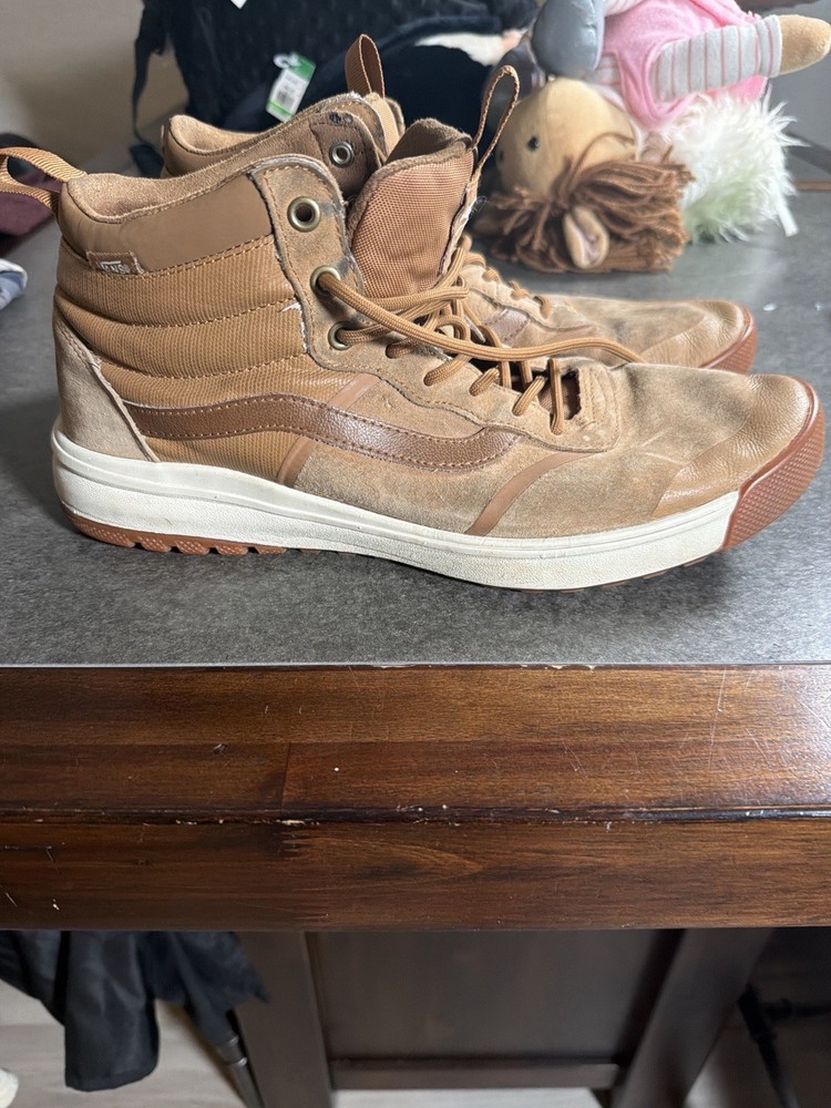 Size 12 - Vans UltraRange MTE High Dachshund