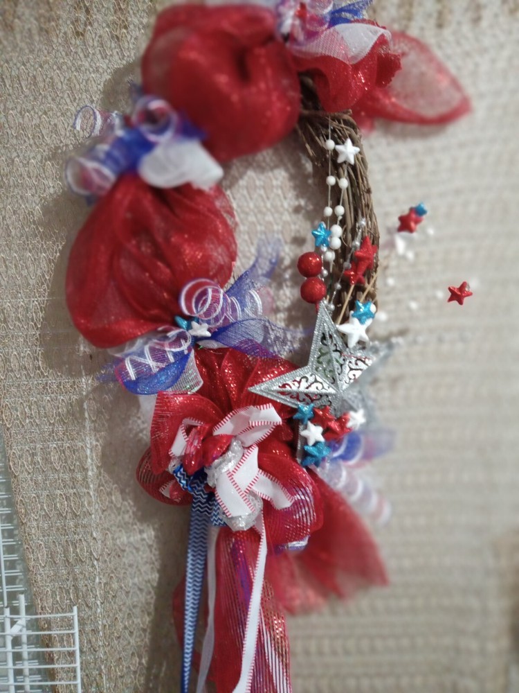 Festive Grapevine Wreath for Every Season-image