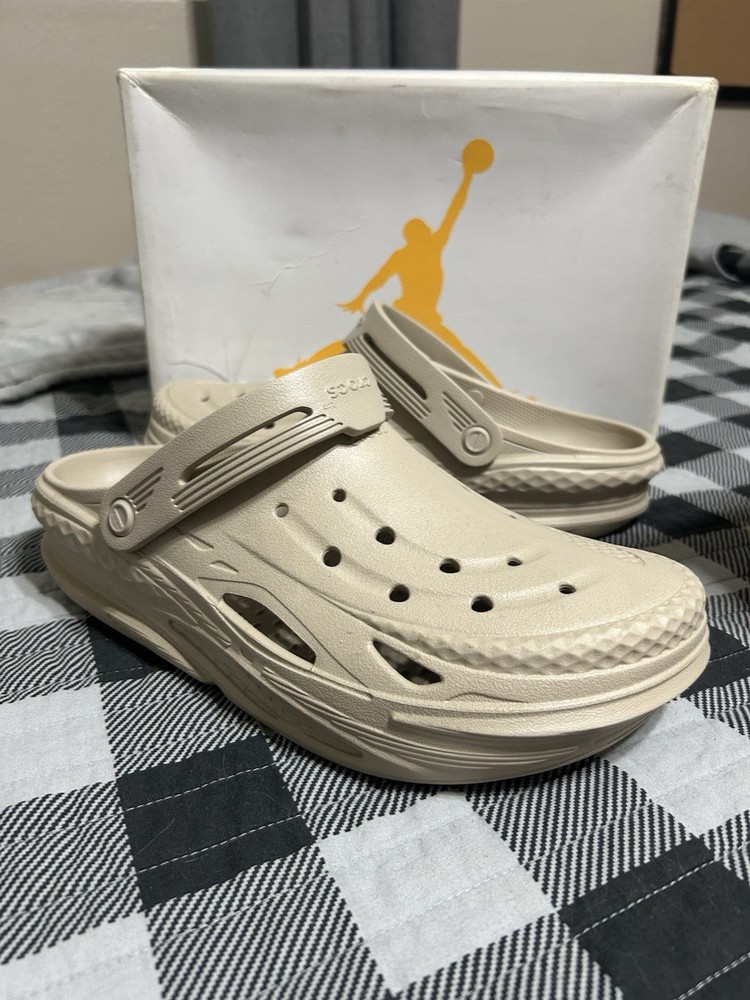 Men's Tan Khaki Crocs Outdoor Hiking Off-Road Slides Size 10 Rubber Comfort