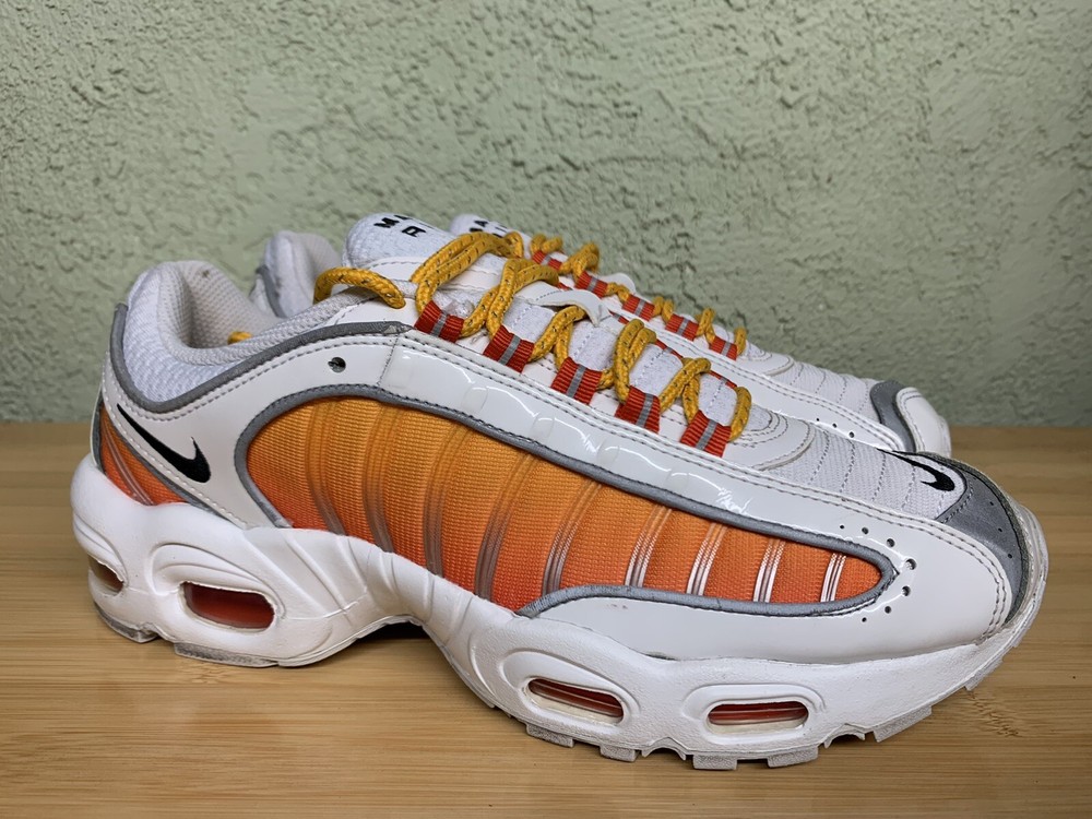 Nike Air Max Tailwind IV Women’s Sneakers in White & Gold - Size 9 2019 Release
