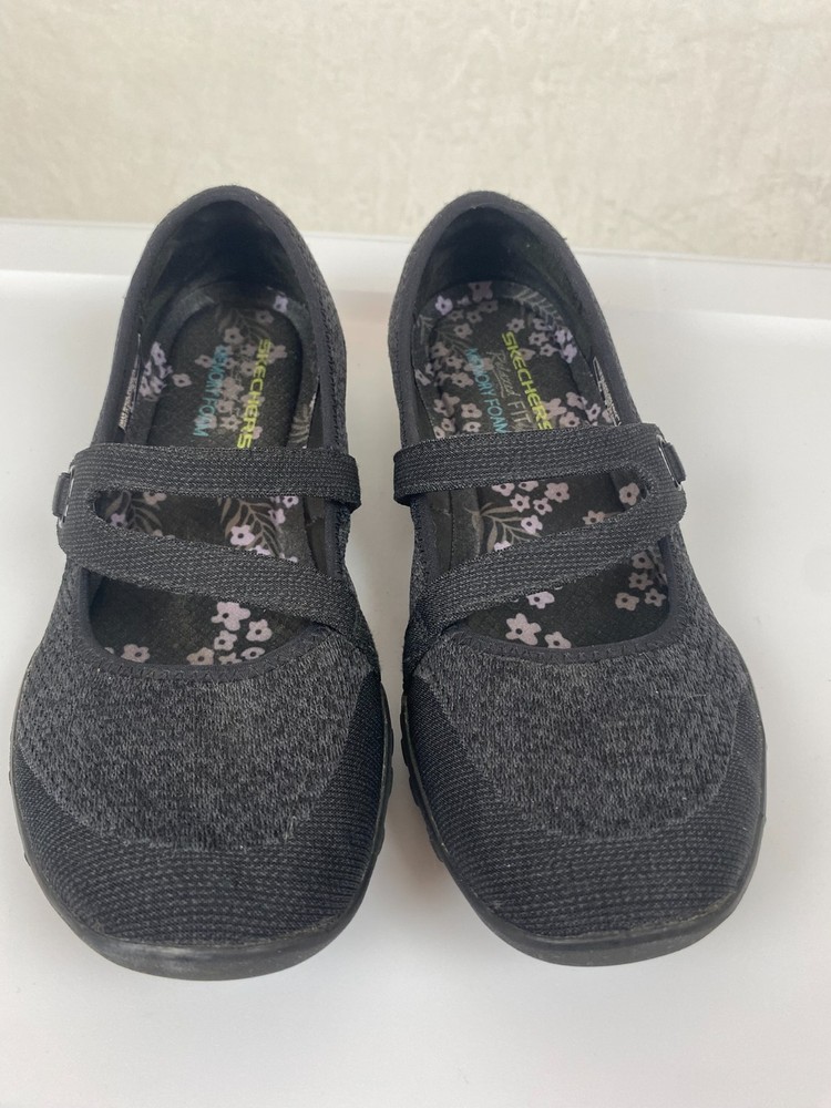 Skechers Women's Mary Janes Size 7 M  Dark Gray Black Relaxed Fit Memory Fit