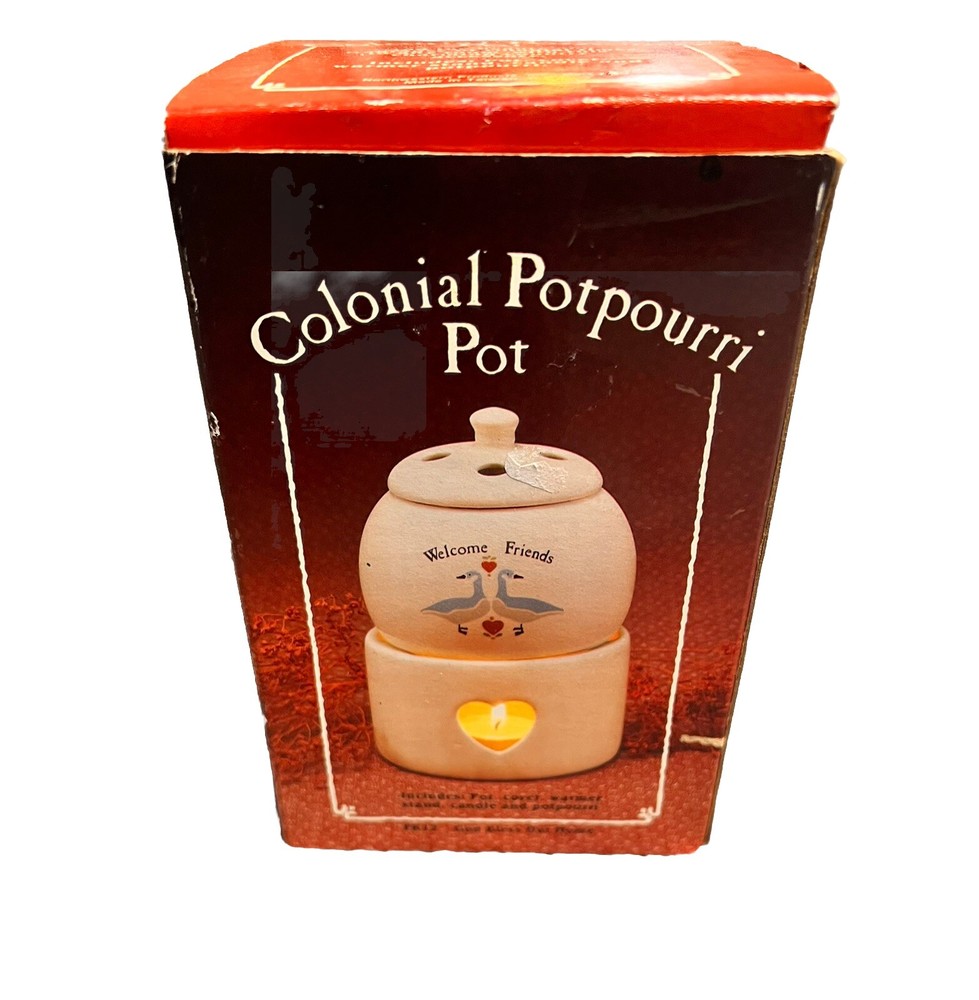 Vintage Colonial Welcome Friends Potpourri Pot with Candle New In Box  