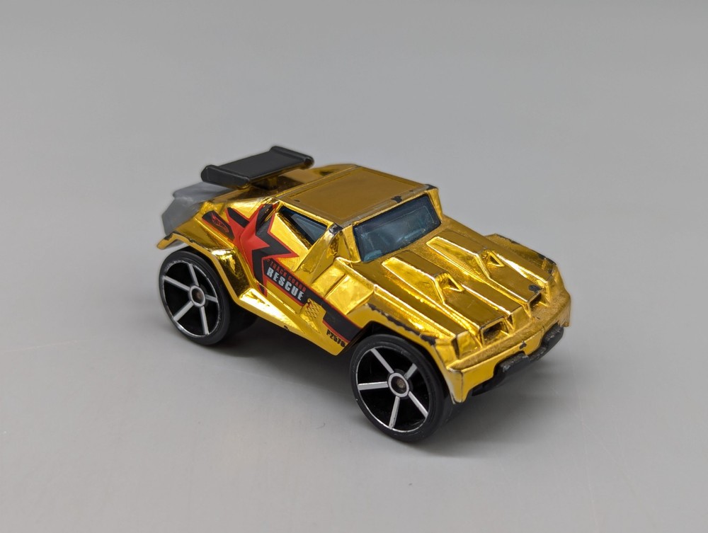 Hot Wheels RD-05 SUV Metallic Gold Track Guide Rescue HW Track Aces 1/64 Car