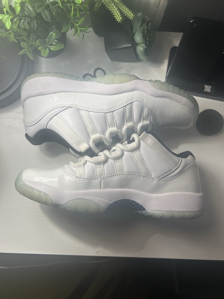 Nike Air Jordan 11 Retro Low Legend Blue GS 528896-117 Size 7Y