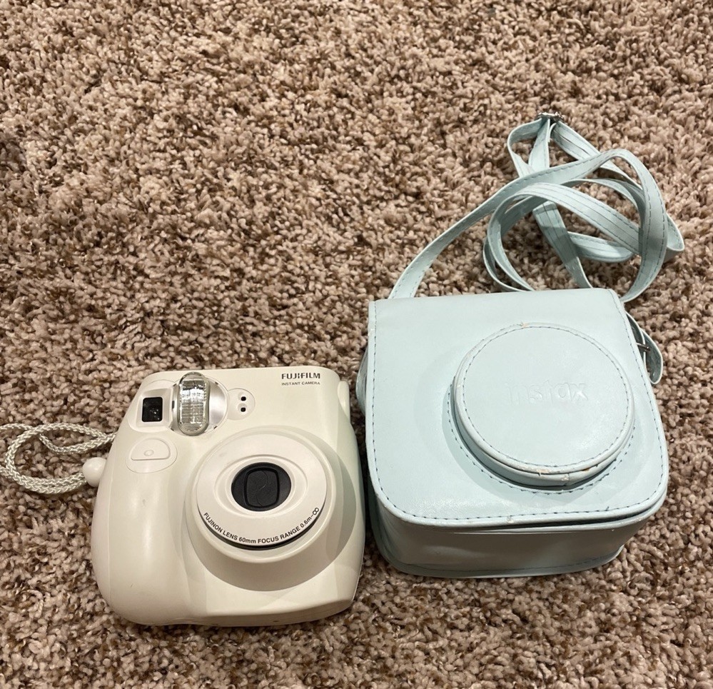 Fujifilm Instax Mini 7S Instant Camera in White with Light Blue Case