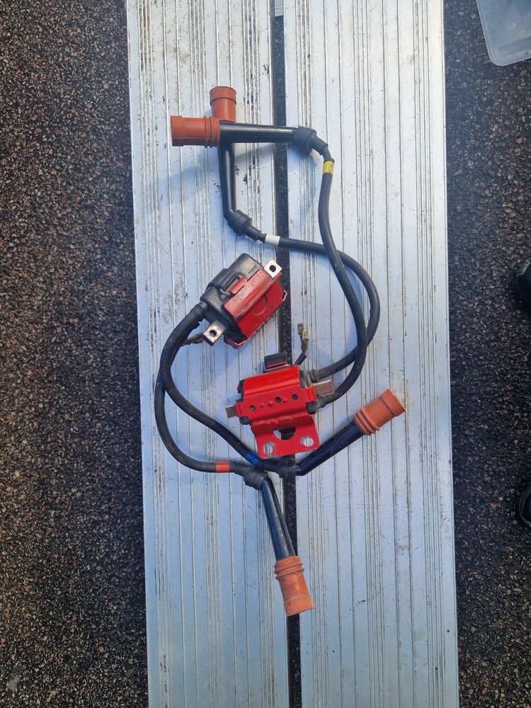Yamaha FZR600 94 95 Ignition Coil Set Low Mileage Original With Mounts