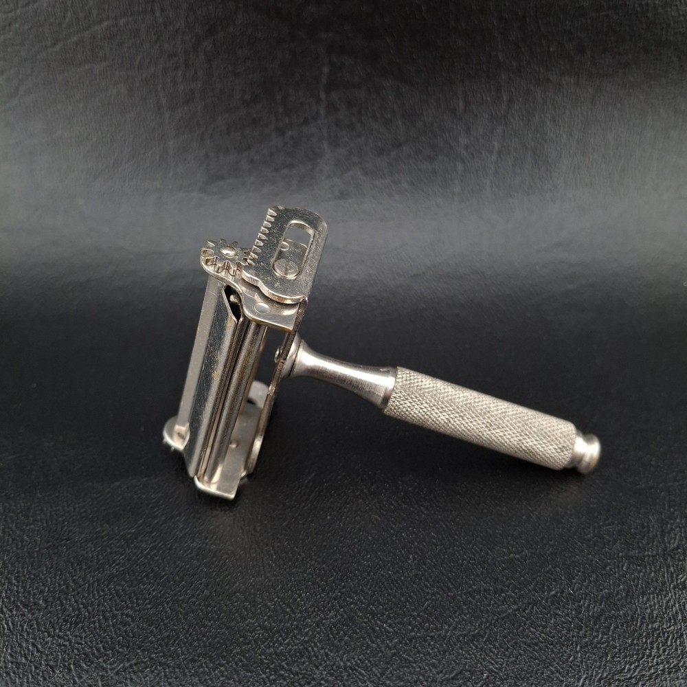 Vintage Ever-Ready Razor Blade Stropper