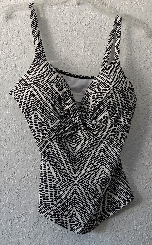Island Escape Tankini White W Black Geo Design Underwire Padded Adjustable...