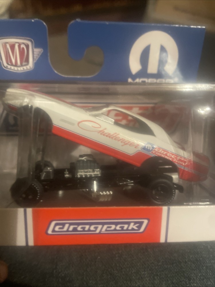 M2 Machines Detroit Muscle Series 84 : 1971 Dodge Challenger Funny Car R84