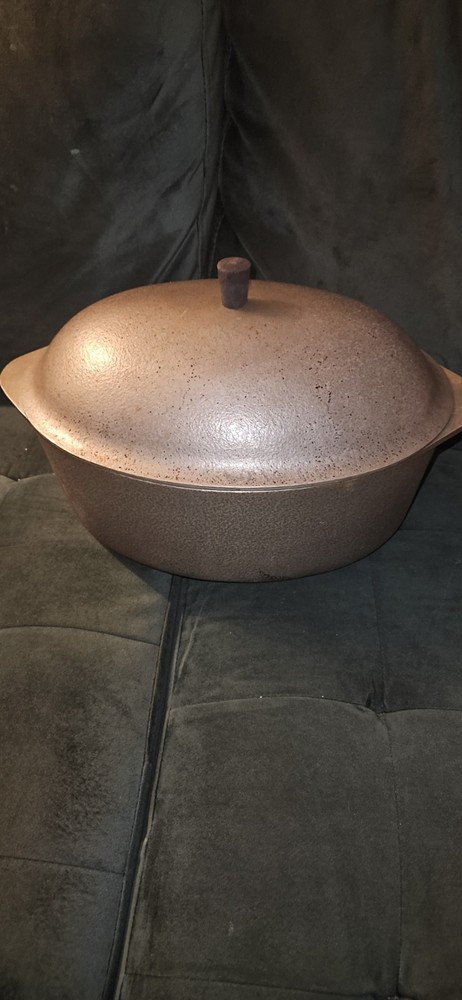 Vintage Hammered Aluminum Oval Roaster Dutch Oven 15 Inch by Hammercraft