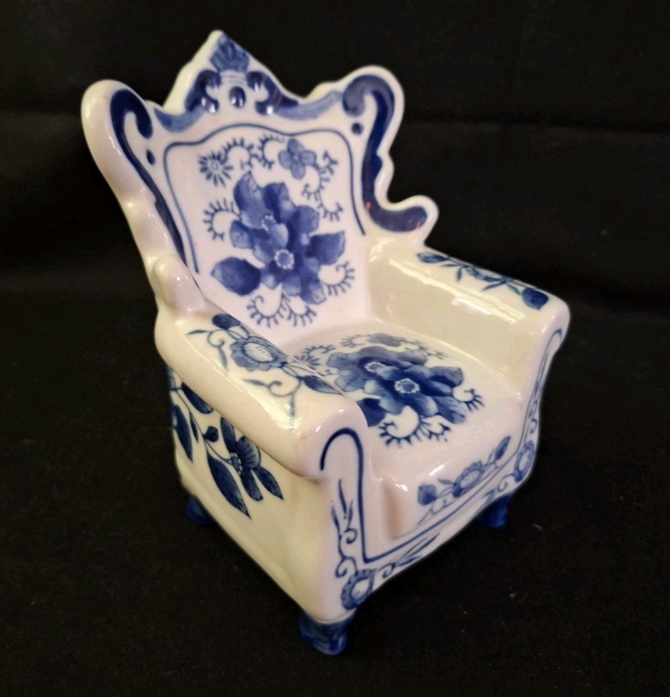 Nantucket Pottery White With Blue Floral Vintage Porcelain Chair 7