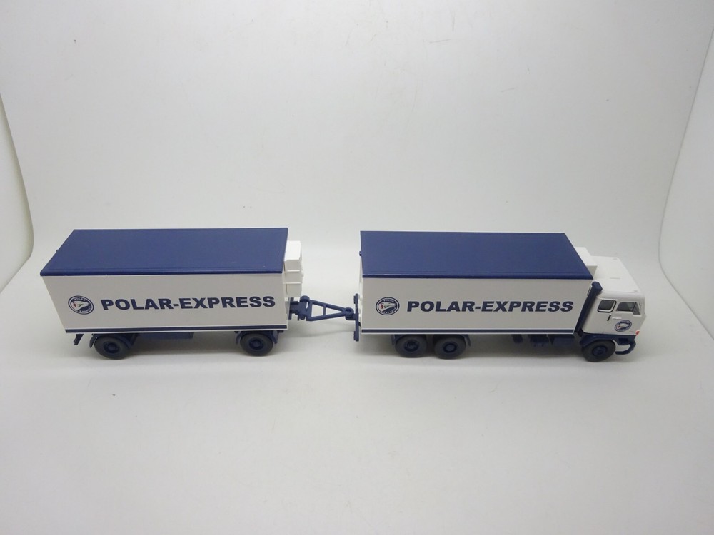 Volvo Trailer Train Polar Express Model by Wiking SSK10