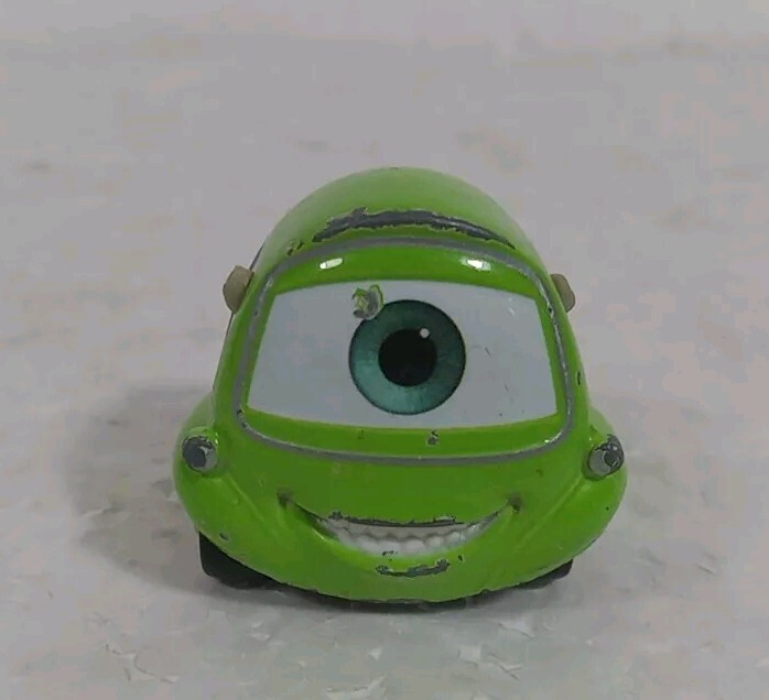 RARE DISNEY PIXAR CARS MINI MOVIE MOMENTS MIKE WAZOWSKI DIECAST CAR MONSTERS UNI
