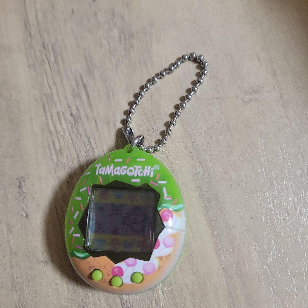 Family Mart Pre-Sale Original Tamagotchi Gen2 No Box