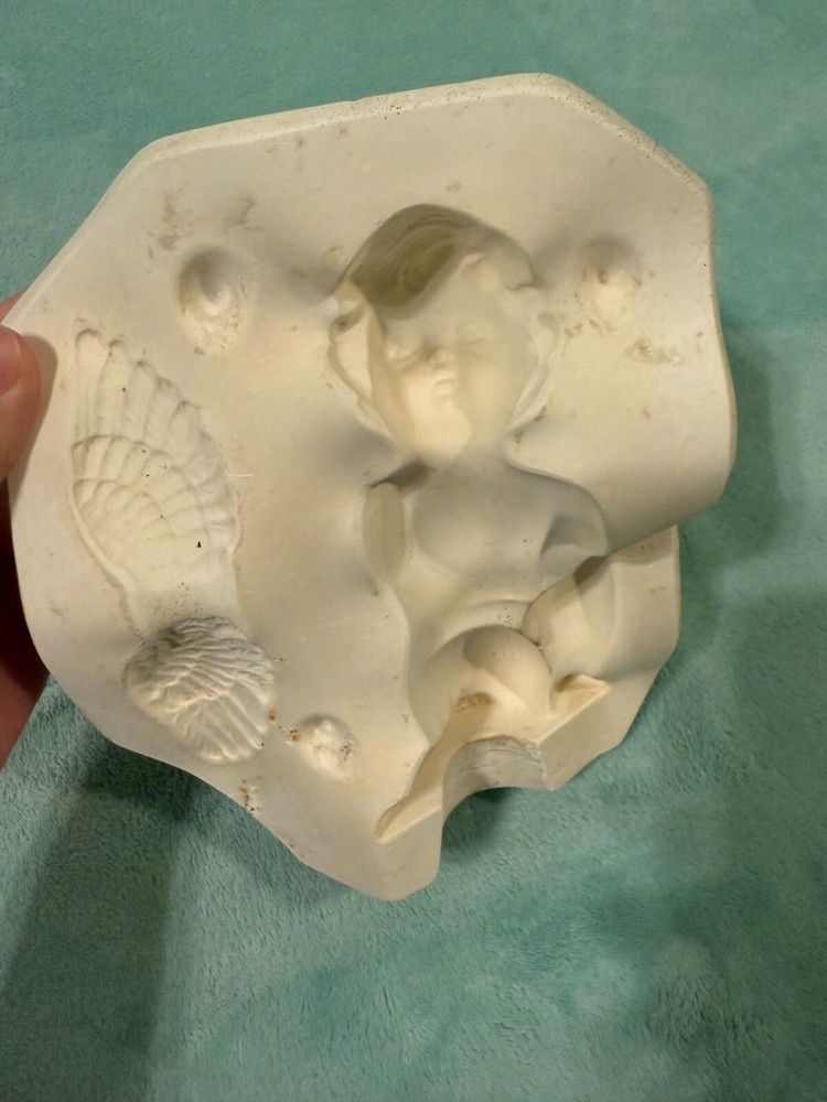 Cherub 'holding shell' S2017 Scioto slip casting mold