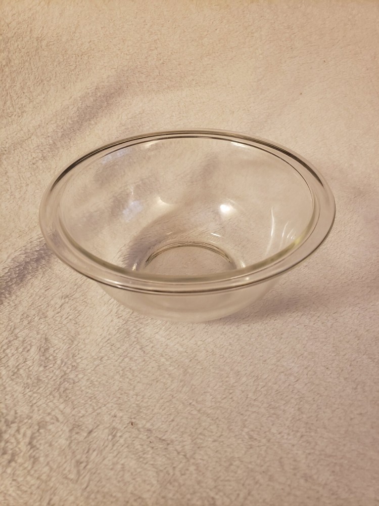 Vintage PYREX # 322  Clear Rimmed Nesting Mixing Bowl 1.0 Liter Made In USA EUC