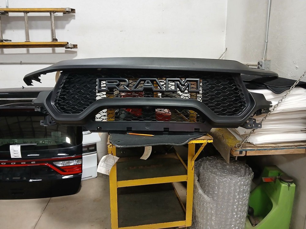 Grille 68528996AA For 21-24 Ram 1500 2954604