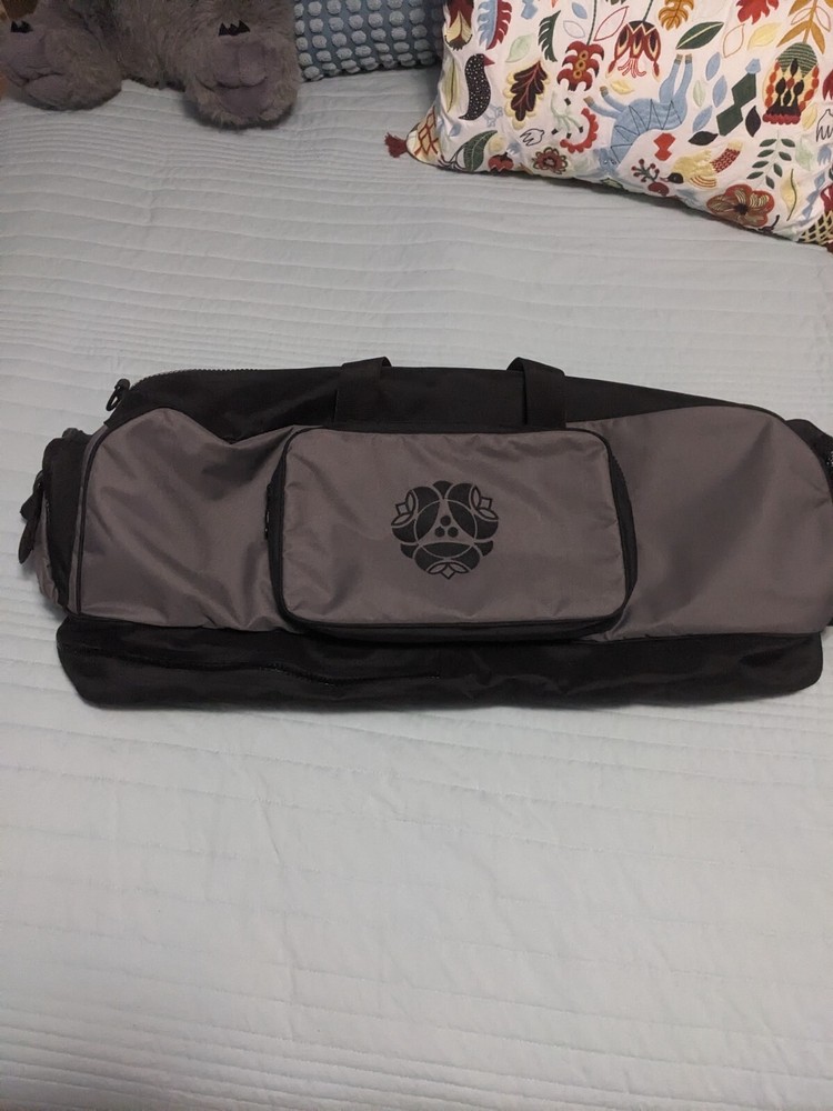 EUC HUGGER MUGGER large gray Journey Yoga Mat Bag in excellent condition