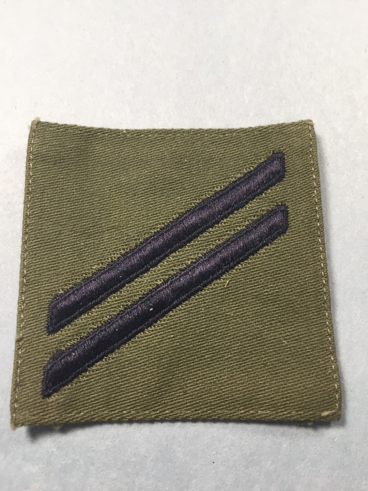 US Navy Enlisted Rank E-2 sew-on Patch (Dk blue on Green)