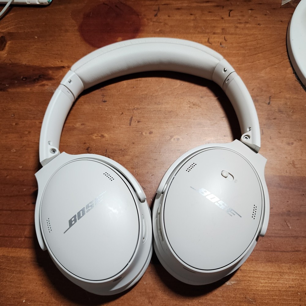 Bose QuietComfort Wireless Over-Ear Headphones - White Smoke