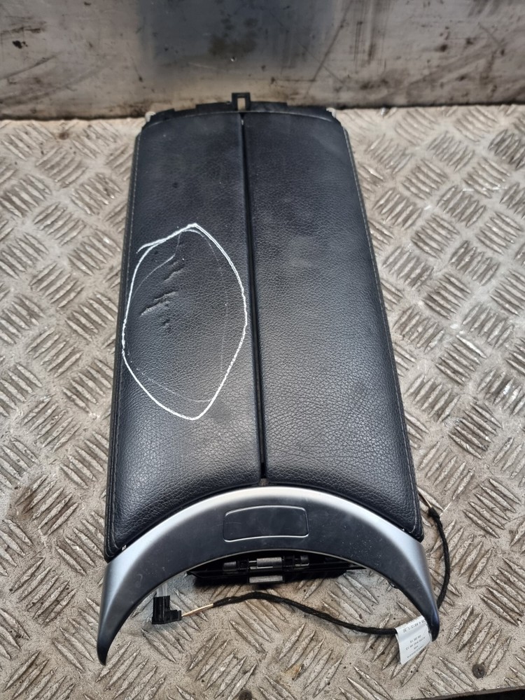MERCEDES C350 ARM REST CENTER A2056808804 2.0L HYB AUTO W205 SALOON 2016
