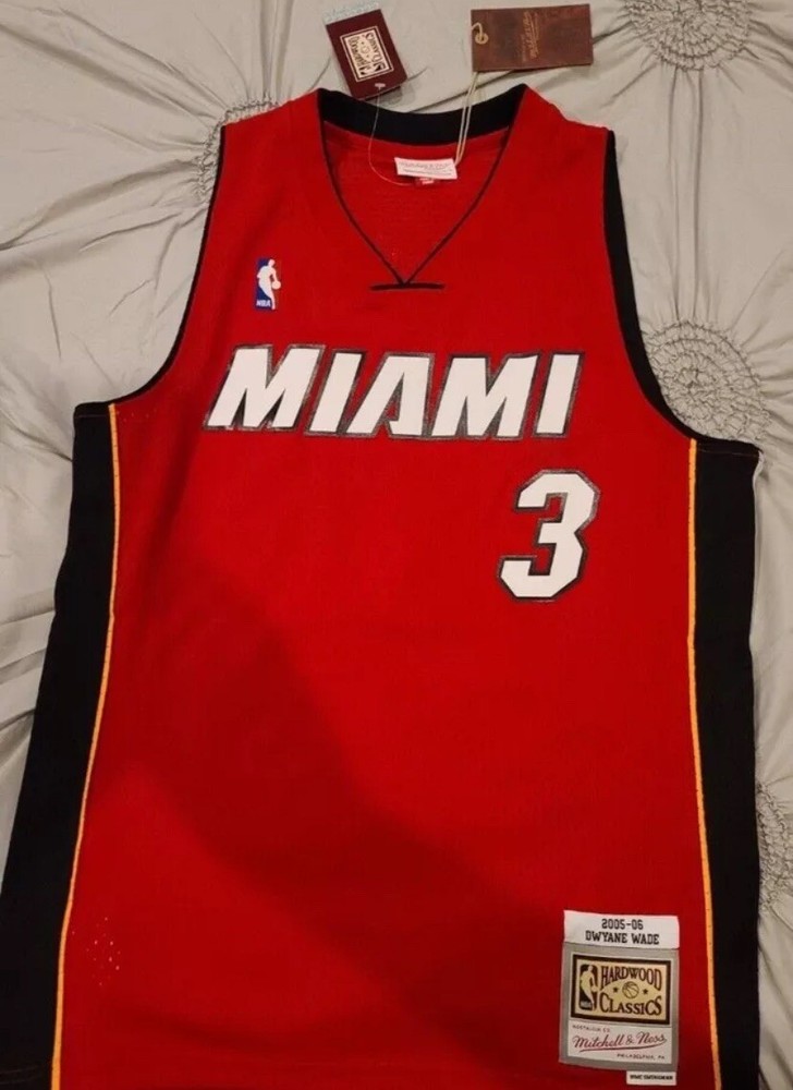 Miami Heat Dwyane Wade 2005-06 Hardwood Classics Swingman Alternate Jersey