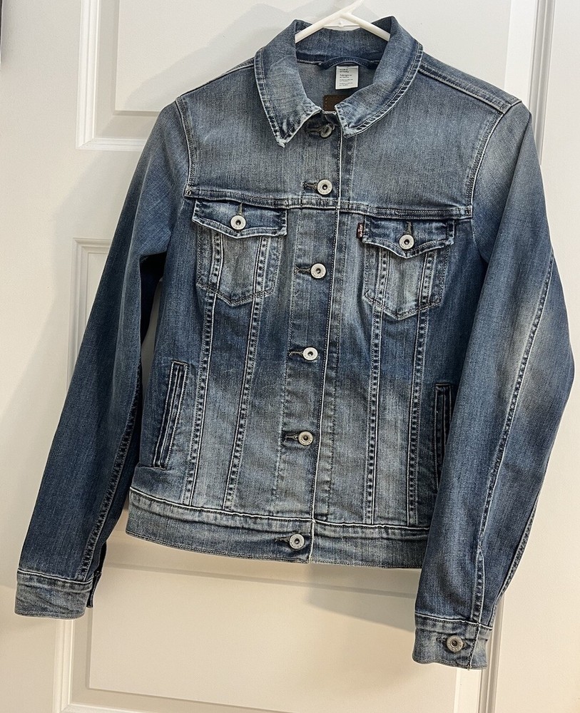 Levi's Trucker Jacket Womens Medium M Blue Button-Up Distressed Denim