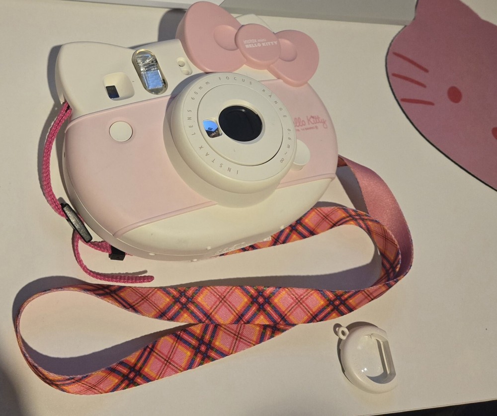 Fujifilm Instax Mini Hello Kitty Instant Film Camera - Pink - Great Condition