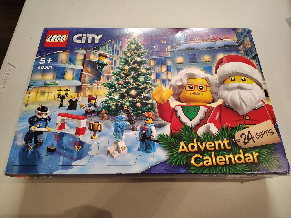 LEGO City Advent Calendar 60381 Christmas Holiday Countdown Playset *SEALED*