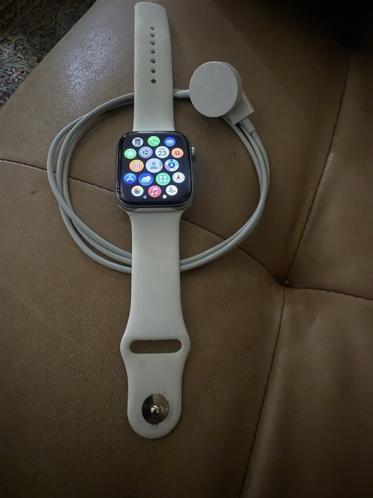 Apple Watch Series 6 GPS + Cellular Tested Cleaned Includes Extra Band