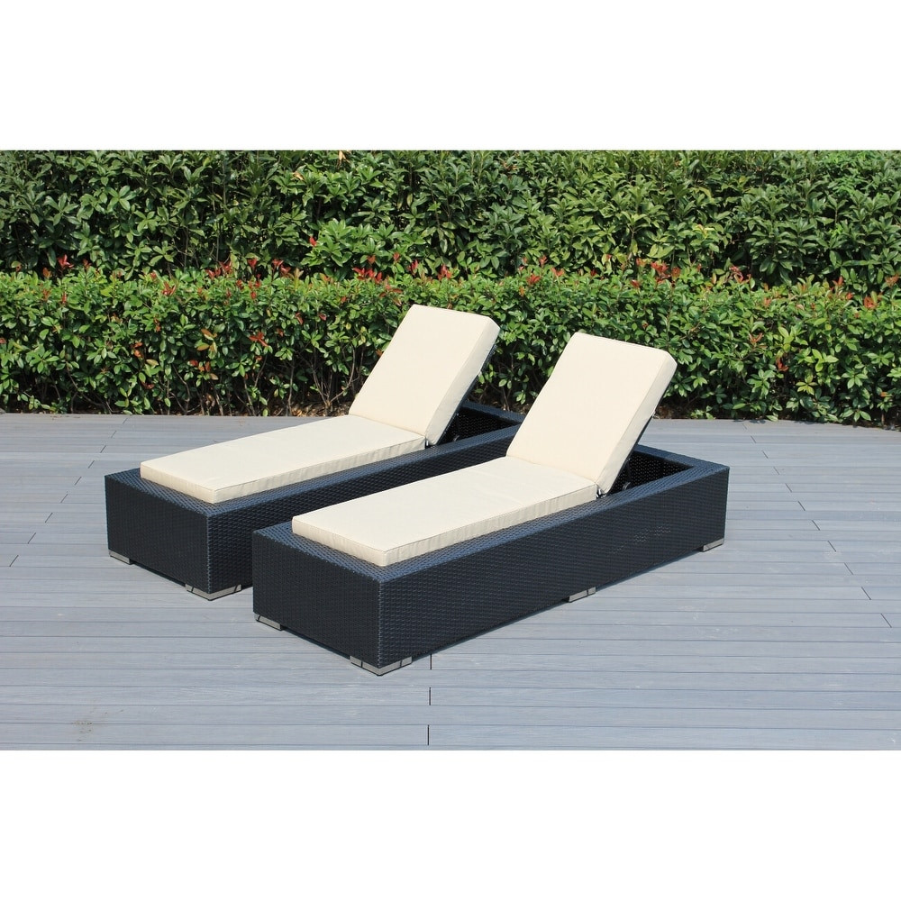 Ohana Outdoor 2-Piece Black Wicker Chaise Lounge Set in Beige