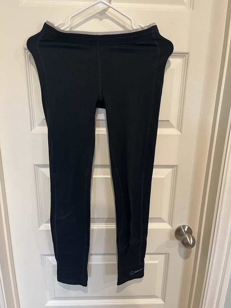 Nike Fit Black High-Waisted Fleece-Lined Leggings with Elastic Waist