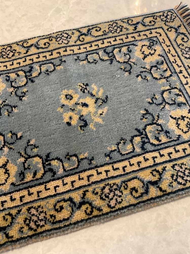 dollhouse miniatures 1:12 Assorted pillow clocks rug