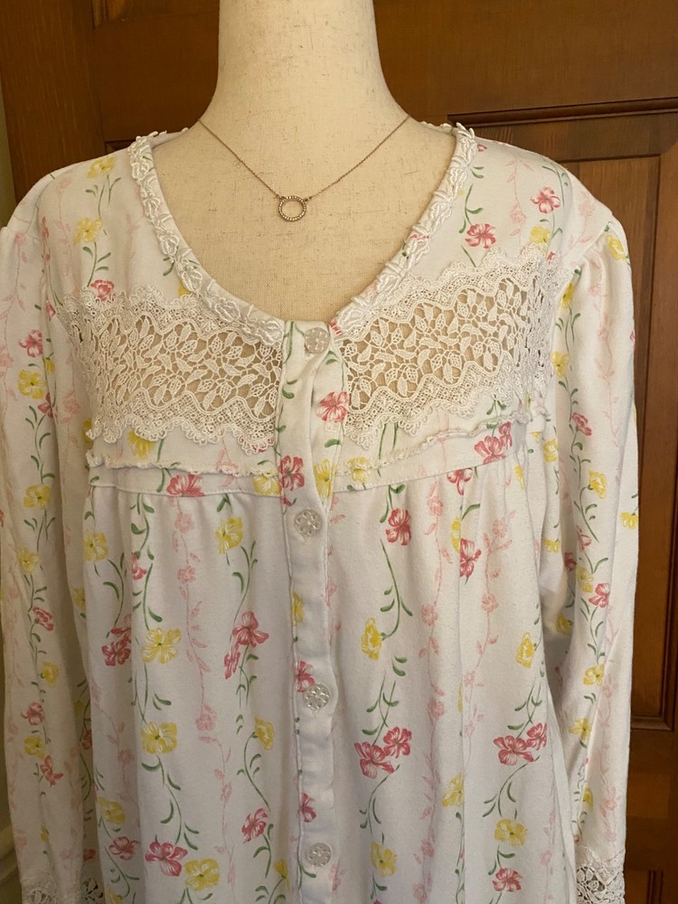 VTG Charter Club Floral Lace Housecoat Robe Women Med Cotton Prairie Cottagecore