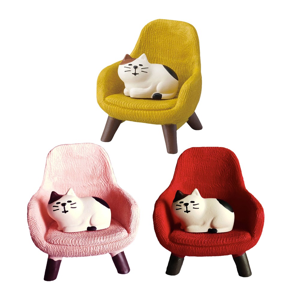 Cat Figurines Animal Sculpture With Small Sofa Resin Mini Cat Figures Decoration