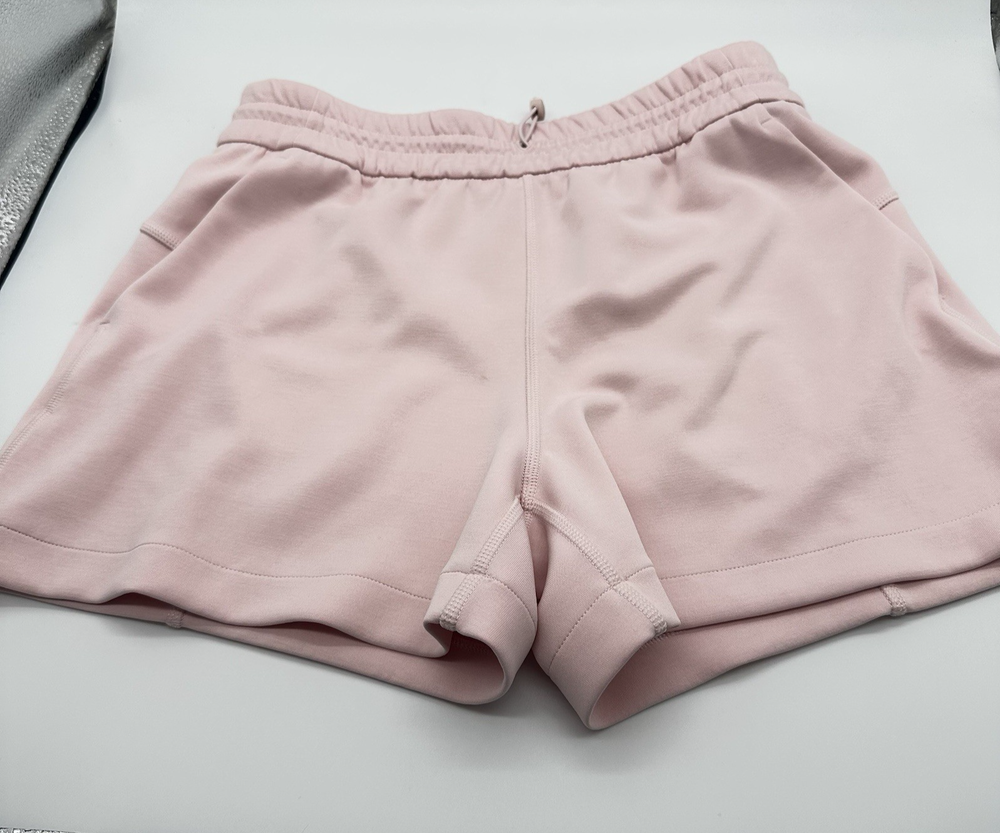 Lulemon Womens Softstreme High-Rise 4 Inch Flush Pink Shorts Size 6