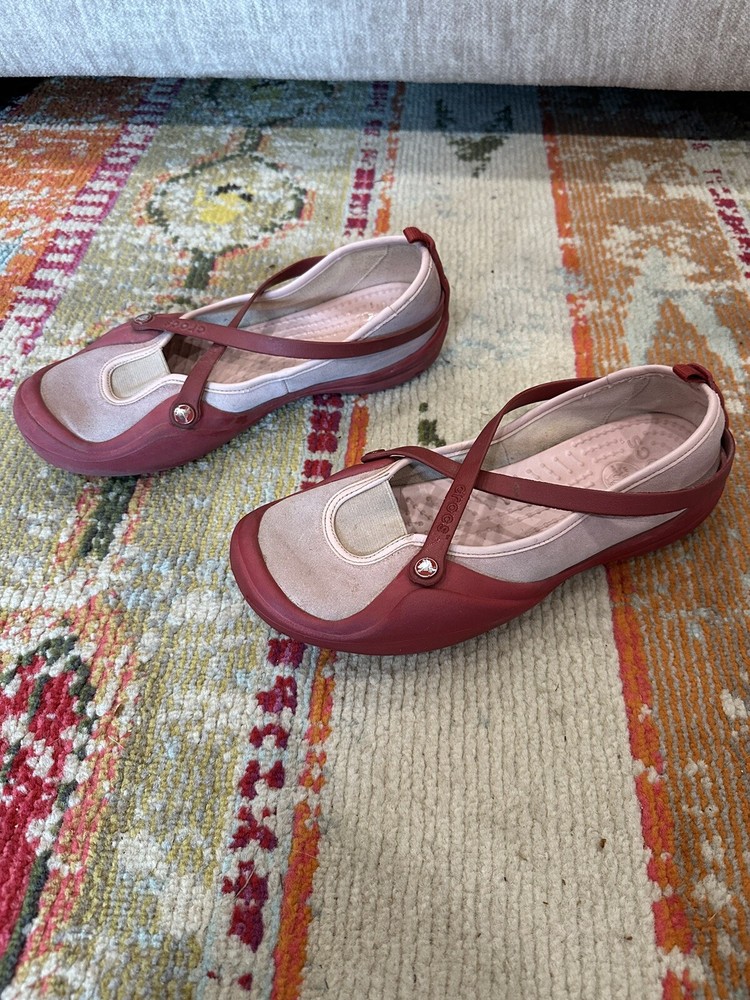 Crocs Women's Casual Shoes. Size 11. Red/Pink.